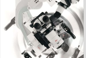 Scanner intraorale con monitor per la rilevazione digitale delle impronte dentali.